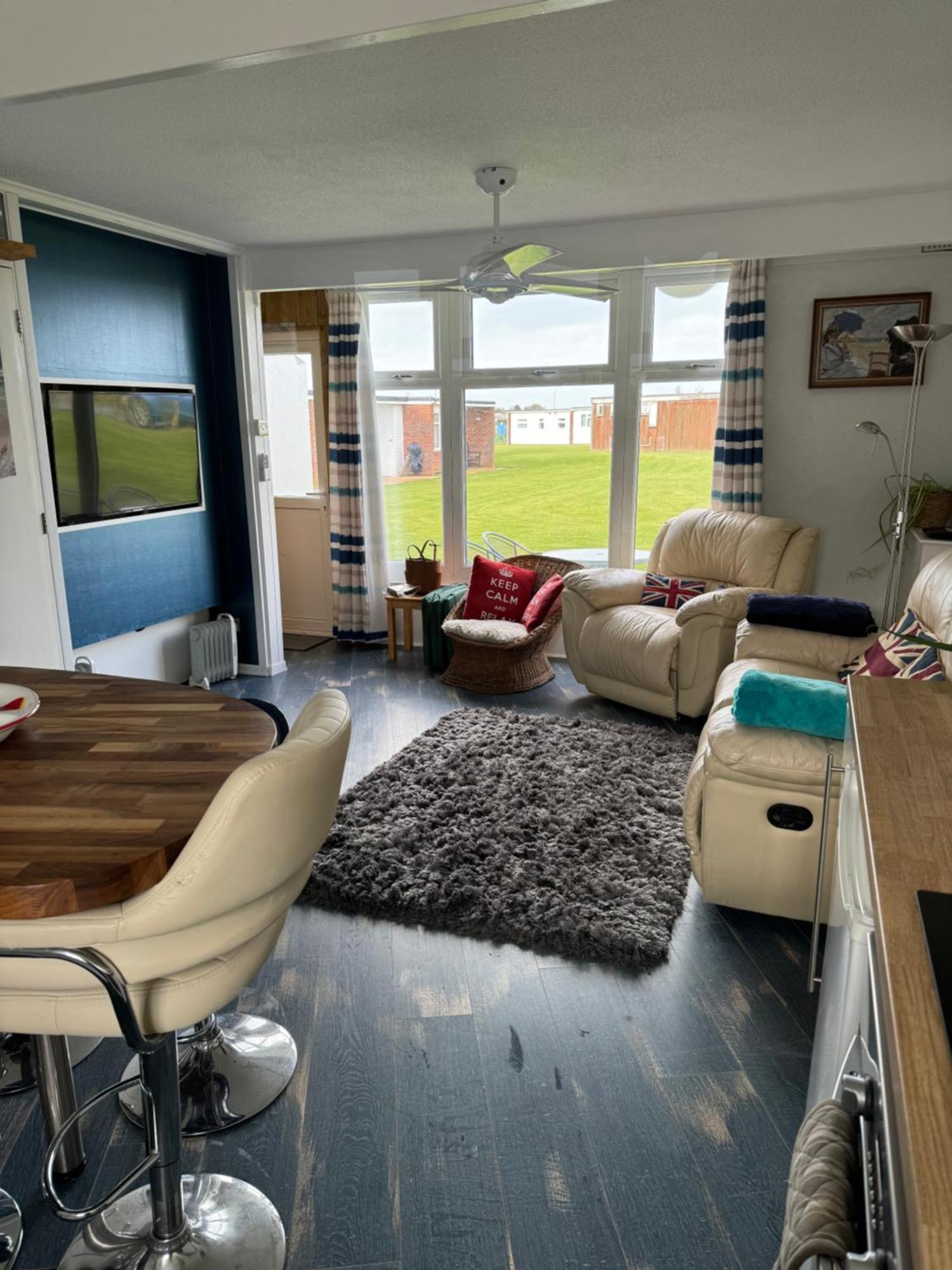 Cosy Chalet Scratby